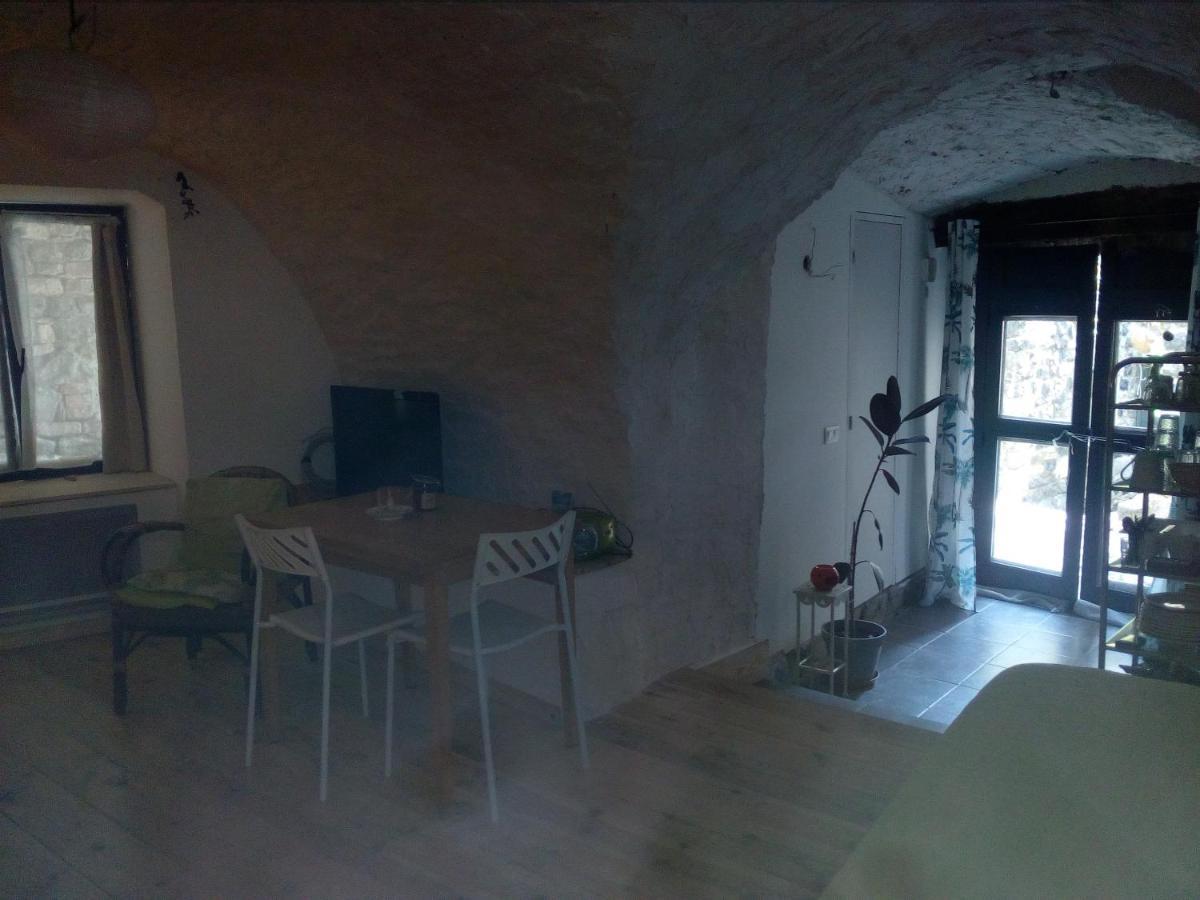 Villa à l'ombre de l'olivier à Mirabel  Extérieur photo